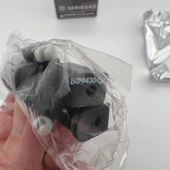 Bearbrick Series 43 Alfred Hitchcock Horror Medicom 100% Figure - Picture 6 of 7